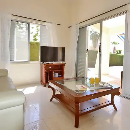 Beautiful Two Bedroom Bungalow *