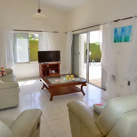 빌라 Beautiful Two Bedroom Bungalow
