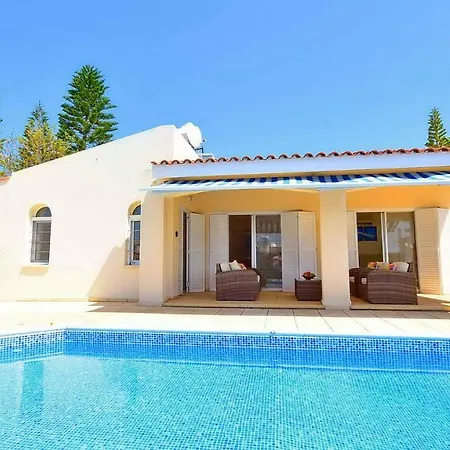 Beautiful Two Bedroom Bungalow * 코럴베이